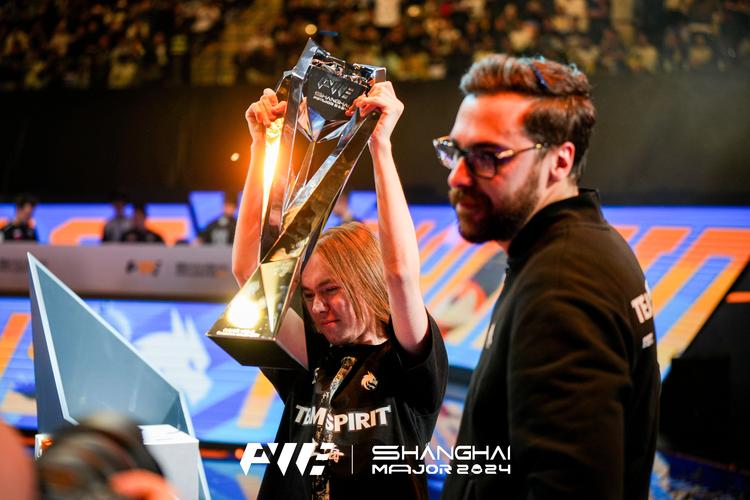 这么快出结果不换人？涵艺谈BLG明年阵容：明年应该挺乐观的！！