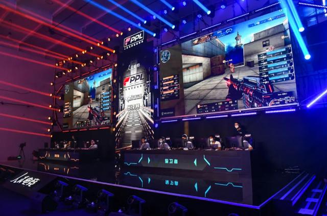 Uzi ： 我很高兴今天能见到这么多老朋友。